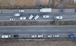 Kırıkkale’de 3 servis aracının karıştığı zincirleme kazada 10 işçi yaralandı