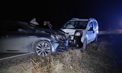 Konya’da Trafik Kazası! Hafif Ticari Araç ile Otomobil Çarpıştı, 8 Yaralı