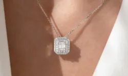 Pırlantanın Eşsiz Zarafetini Blue Diamond Ayrıcalıklarıyla Keşfedin!