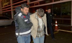 Çaldığı motosikleti tarlaya attı, parmak izinden yakalandı