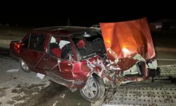 Uşak'ta otomobil ile hafif ticari araç çapıştı! 6 yaralı