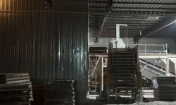 Burdur'da pres makinesine sıkışan işçi yaralandı