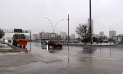 Başkentte kar yağışı ve sis ulaşımı olumsuz etkiledi