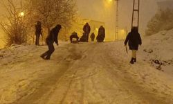 Kar sonrası sokaklar oyun alanına döndü!