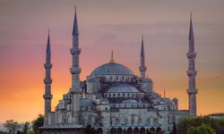 Akşam ezanı saat kaçta okunuyor? Bursa, İstanbul, Ankara, İzmir ve diğer illerin akşam ezanı saati 15 Ocak 2026 Perşembe