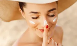 Aldığınız Kremlerin Etiketinde Bu İçerikler Yazıyorsa Dikkat! Cildiniz Fark Etmeden Zarar Görüyor Olabilir mi?