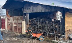 Alevlere teslim olan minibüsünü izlerken kalbine yenik düştü