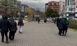 Bursa’da saatte 75 kilometre hıza ulaşan fırtına etkili oldu