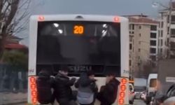 Bursa'da tehlikeli yolculuk yürekleri ağıza getirdi!