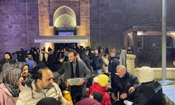 Bursalılar Miraç Kandili'nde Ulu Cami'ye akın etti