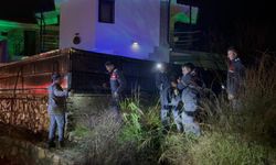 Datça’da sele kapılan sürücü, çalıya tutunarak hayatta kaldı