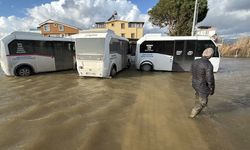 Deniz taştı, caddeler göle döndü