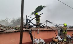 Gönen’de müstakil ev yangında kullanılamaz hale geldi