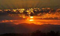 Güneş Neden Her Gün Aynı Yerden Doğmaz Gibi Görünür?