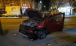 İnegöl’de otomobil ile motosiklet çarpıştı! 1’i ağır 2 yaralı