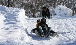 İstanbul'da okullara kar tatili! Valilik eğitime ara verildiğini duyurdu