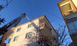 Mangal yakmak isterken çatıyı ateşe verdi