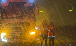 Muş’ta kar ve tipi nedeniyle yolda 180 kişi mahsur kaldı