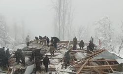 Pakistan'da kar yağışı felakete dönüştü! 11 ölü