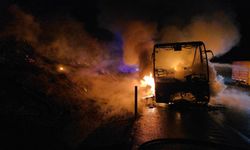 Otoyolda 39 yolcusu bulunan otobüs alev alev yandı