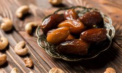 Hurmaya Birkaç Damla Limon Sıkınca Ne Oluyor? Bu Basit Yöntemin Vücutta Oluşturduğu Etki Neden Herkesi Şaşırtıyor?