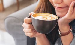 Sabah Aç Karnına Kahve İçmek Gerçekten Zararlı mı, Yoksa Abartılan Bir Alışkanlık mı?