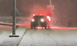 Samsun'da karlı yokuşta cip alev aldı