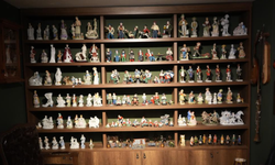 Servet değerindeki çakmaklar görenlerin ilgisini çekiyor