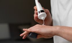 Tedavi Amaçlı Ele Sürülen Merhem ve İlaçlar Abdeste Engel Olur mu?