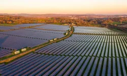 Türkiye, 2025’te Güneş Enerjisinde 4,7 GW’lık Yeni Kurulum Yaptı, Peki Temiz Enerjide Hedefler Nasıl Şekilleniyor?