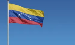 Venezuela Miraflores Sarayı çevresinde silah sesleri duyuldu