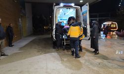 İnegöl'de minibüs anne ve kıza çarptı: 2 yaralı
