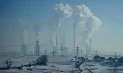 Çin Temiz Enerjiye Yatırım Yaparken Neden Kömür Santrallerini Artırıyor?