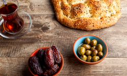 Oruç hangisi ile açılmalı? Su, hurma, zeytin, çorba...