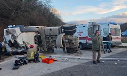 Ankara-Bursa Karayolunda Kaza! İtfaiye Sıkışan Sürücüyü Çıkardı, 1 Ağır Yaralı