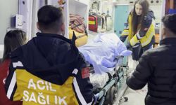 Arkadaşını bıçakla ağır yaraladı, biri hastaneye diğeri cezaevine gitti