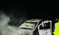 Bursa’da seyir halindeki araç alevlere teslim oldu