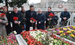 Eski Başbakan Necmettin Erbakan’ı kabri başında anıldı