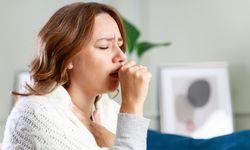 Geçmeyen Öksürük Ne Zaman Tehlikeye İşaret Eder? Haftalarca Süren Öksürük Hangi Hastalıkların Habercisi Olabilir?