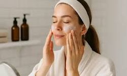 Gündüz Koruma, Gece Onarım! Kuru Ciltler İçin Doğru Bakım Rutini Nasıl Olmalı?