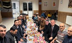 İnegöl'de Erdem Beyazıt İmam Hatip Ortaokulu’nda “Ramazan Sokağı” İftarına Yoğun İlgi