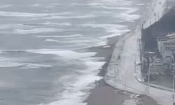 Bursa Karacabey'de fırtına ve sağanak sonrası deniz taştı