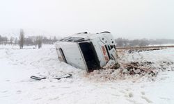 Öğrenci servisi devrildi! 14 yaralı