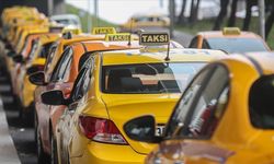 Taksi Plakalarında Fiyatlar Geriliyor! Yeni Vergi Sistemi Sektörü Neden Bu Kadar Sarstı?