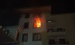 Tartıştığı annesine kızıp daireyi ateşe verdi! 10 kişi dumandan etkilendi