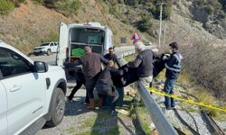 Yol kenarında ölü bulunan kadının kocası ile oğlu tutuklandı