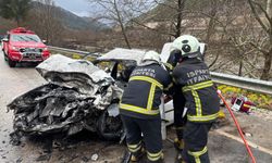 Isparta-Antalya yolunda feci kaza: 2 ölü, 4 yaralı