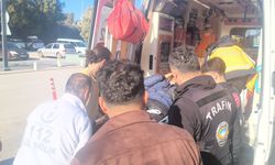 Yaşlı adamı "Neden selam almıyorsun" diyerek bacağından bıçakladılar