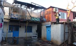 Antalya'da yaşlı çiftin evi alevlere teslim oldu