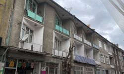 Babasını boğup öldürdükten sonra cenazesiyle 1 gün beklemiş